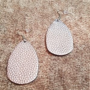 Lightweight Teardrop Dangly Earrings - GREY